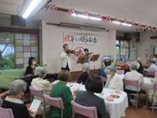 ���X�g�����̃u�[�X�ɍ����Ă���l����

�Ⴂ���x�Ŏ����I�ɐ������ꂽ����