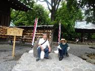 ���O, ����, �j, ���� ���܂܂�Ă���摜

�����I�ɐ������ꂽ����